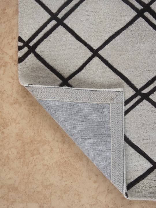 Black and White Hand Tufted Rugs